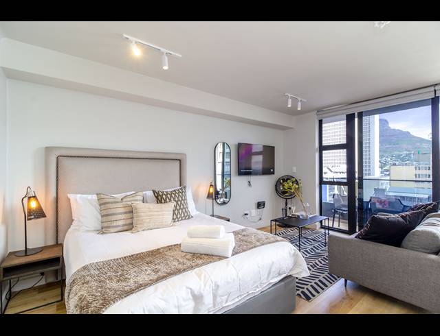 0.5 BEDROOM APARTMENT FOR SALE IN CAPE TOWN CITY CENTRE
